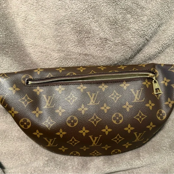 Louis Vuitton Brown and Tan Monogram Crossbody Bag - Picture 6 of 9